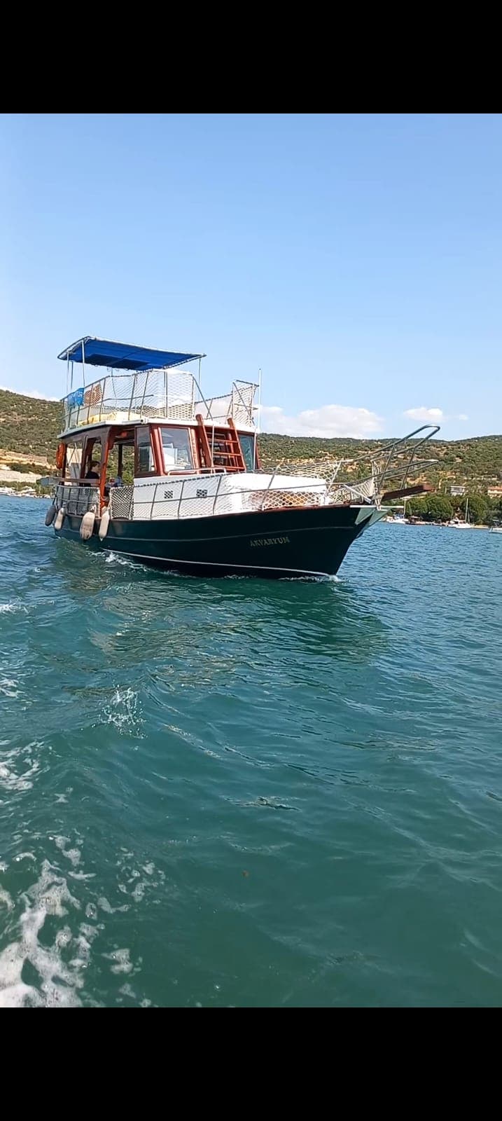 AKVARYUM teknesi denizde önden görünüm